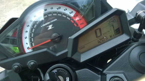Z250 สภาพออก Showroom วิ่ง 1200 ใหม่กริ๊บ ส่งฟรีทั่วไทย ต่อรองได้