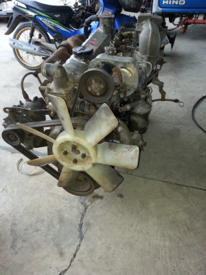 เครื่อง EH700   ยกลงจากรถใช้งานได้ปกติ