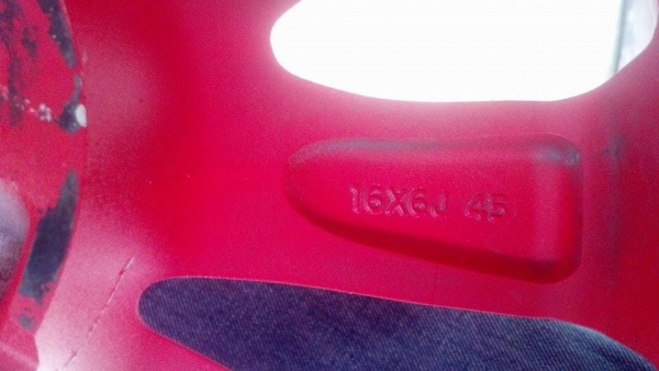 แม็ก 16 ขนาด 4 รู 100 พร้อมยางดีปี 13 ราคา 6900 แม็ก 16 ขนาด 4 รู 100 พร้อมยางดีปี 13 ราคา 6900