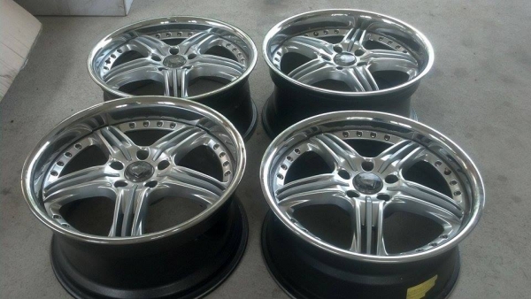 แม็กขอบ 18 กว้างหน้า 9 หลัง 10 ขนาด 5 รู 114