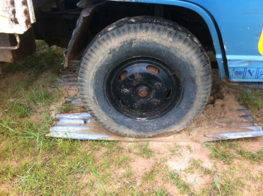 ขาย6ล้อ ISUZU NPR57L  เครื่อง4BC2 100แรงฝาดำ สภาพพร้อมใช้งาน เครื่องดีเกียร์ดี  ยางดีทั้ง6เส้น คัชชีสวย เอกสารเล่มทะเบียนพร้อมโอน