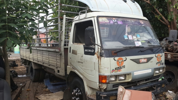 ขาย6ล้อฮีโน่ ซุปเปอร์เสี่ย FB2W ยาว 5เมตร เครื่องWO4D 120แรงม้า ยางเลเดี่ยนดีดี6เส้น  สภาพดี รถออกห้งแท้ๆ