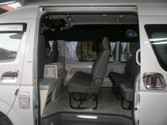 ขาย รถตู้ toyota commuter