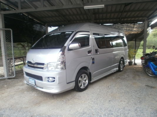 ขาย รถตู้ toyota commuter