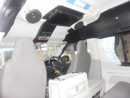 ขาย รถตู้ toyota commuter