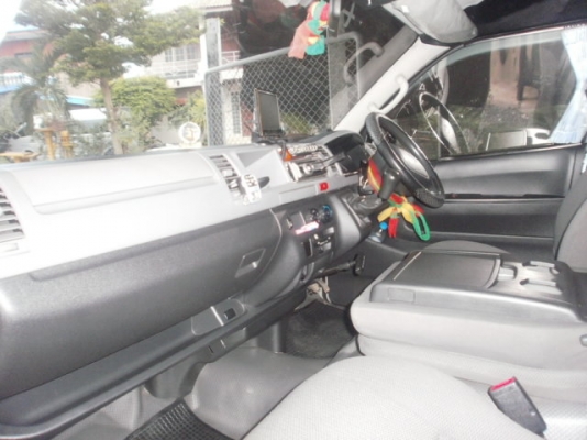 ขาย รถตู้ toyota commuter