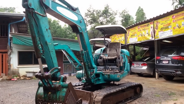 ขายรถขุดเล็ก แมคโครเล็ก komatsu pc40-7 เก่านอกสภาพพร้อมใช้