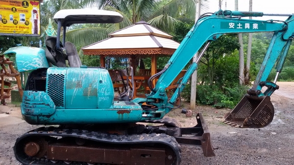 ขายรถขุดเล็ก แมคโครเล็ก komatsu pc40-7 เก่านอกสภาพพร้อมใช้