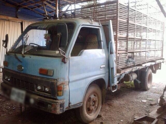 ขายรถบรรทุกหกล้อ ISUZU TR เครื่อง 4BE1-110 แรง แชสซีไม่ผุ ทะเบียนขาด 4 ปี