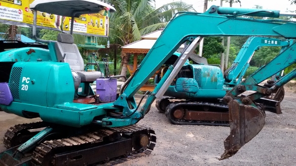 ขายรถขุด แมคโครเล็ก KOMATSU PC20-7 สภาพพร้อมใช้ราคาเบาๆ