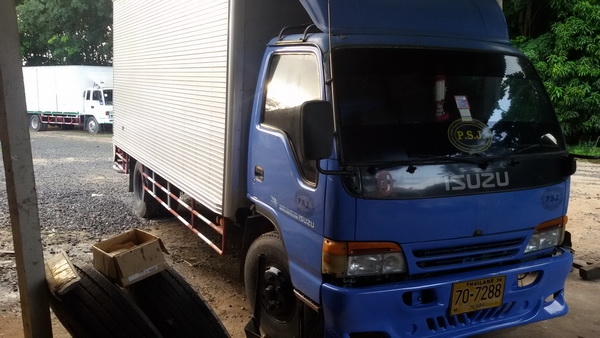 ขายรถ6ล้อตู้แห้ง 5.5 เมตรสภาพพร้อมใช้งานช่วงล่างใหญ่แอร์เย็นๆ ขายรถ6ล้อตู้แห้ง 5.5 เมตรสภาพพร้อมใช้งานช่วงล่างใหญ่แอร์เย็นๆ