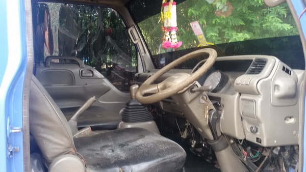 ขายรถ6ล้อตู้แห้ง 5.5 เมตรสภาพพร้อมใช้งานช่วงล่างใหญ่แอร์เย็นๆ ขายรถ6ล้อตู้แห้ง 5.5 เมตรสภาพพร้อมใช้งานช่วงล่างใหญ่แอร์เย็นๆ