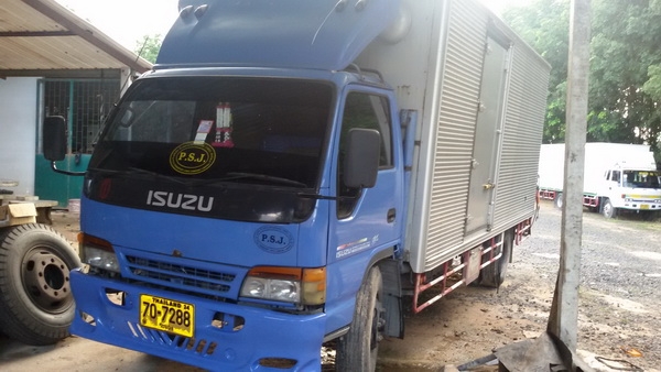 ขายรถ6ล้อตู้แห้ง 5.5 เมตรสภาพพร้อมใช้งานช่วงล่างใหญ่แอร์เย็นๆ