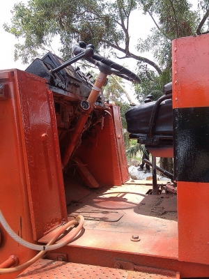 ขายรถตักล้อยาง เอวอ่อน KOMATSU 510 ซีเรียล 11000 รุ่นพิเศษ แขนยาว   สวย ๆ เอวอ่อน รถสวยสภาพพร้อมใช้งาน ตักแรง ตักไว ได้งานมาก ประหยัดน้ำมัน.  สนใจติดต่อ คุณ ชัยยา สตึก โทร 081-9972972  089-8451778