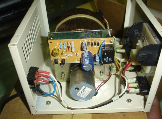 ขายหม้อแปลงไฟ AC 220V - 110V,110v - 220v TAKAMURA ขนาด 1000VA