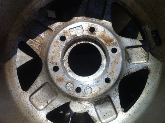 ขายล้อแม็ก ขอบ15 ไว้เป็นล้ออะไหล่ 500 บาท ขายล้อแม็ก ขอบ15 ไว้เป็นล้ออะไหล่ 500 บาท