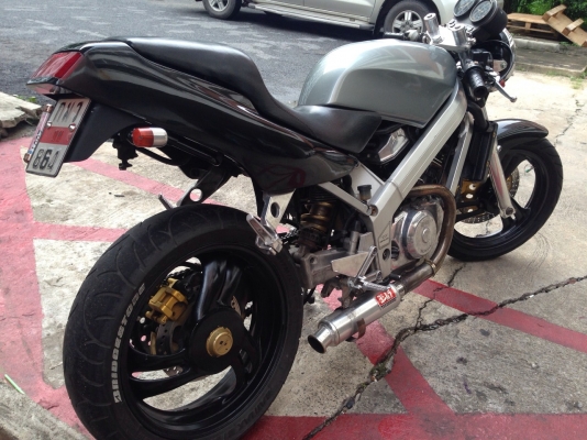 ็Honda Bross 400 ทะเบียนพร้อมโอนขนส่ง