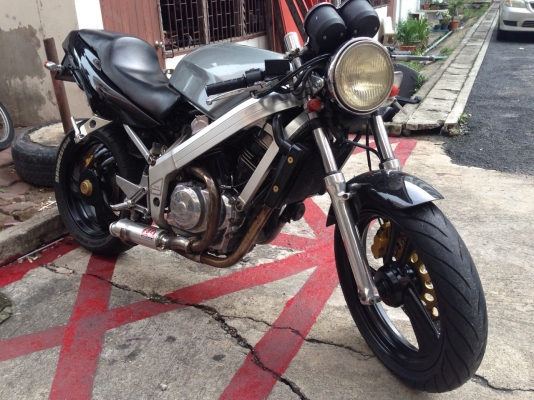 ็Honda Bross 400 ทะเบียนพร้อมโอนขนส่ง