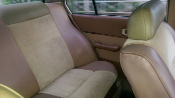 ขายรถเก๋งโคโรน่า