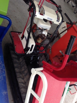 รถแทกเดินตาม