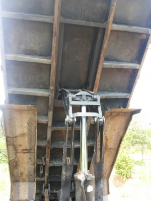 ขายถูก   รถบรรทุก 10 ล้อ  HINO  MEGA  FM2P