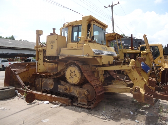ขายรถแทร็กเตอร์CATD6HทูSN5780มีเล่มทะเบืยนเครืองร้อน