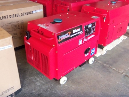เครรื่องปั่นไฟ 7 KVA. (สินค้าใหม่ทนทาน บำรุงรักษา่งาย ประหยัดน้ำมัน รับประกัน 6 เดือน) เครรื่องปั่นไฟ 7 KVA. (สินค้าใหม่ทนทาน บำรุงรักษา่งาย ประหยัดน้ำมัน รับประกัน 6 เดือน)