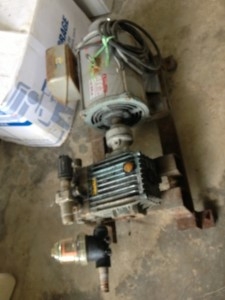 เครื่องฉีดน้ำแรงดันสูงมอเตอร์มิสซู 3 แรงสภาพเดิมๆครับพร้อมใช้ครับงานนอกครับมอเตอร์ขนาด 3  แรงมิสซูครับราคานี้คุ้มมากครับ