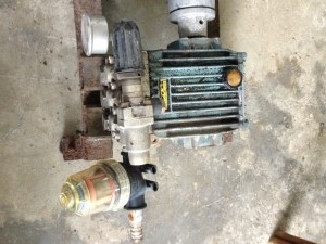 เครื่องฉีดน้ำแรงดันสูงมอเตอร์มิสซู 3 แรงสภาพเดิมๆครับพร้อมใช้ครับงานนอกครับมอเตอร์ขนาด 3  แรงมิสซูครับราคานี้คุ้มมากครับ