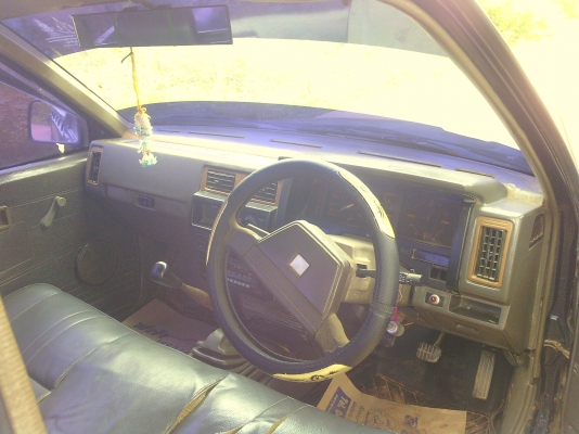 ขายนิสสันBIG M เครื่องดีเชล2.5 แอร์เย็น ล้อมแมก แมคลายเนอ คัดชีสวย ไม่ผุ