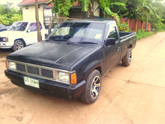 ขายนิสสันBIG M เครื่องดีเชล2.5 แอร์เย็น ล้อมแมก แมคลายเนอ คัดชีสวย ไม่ผุ