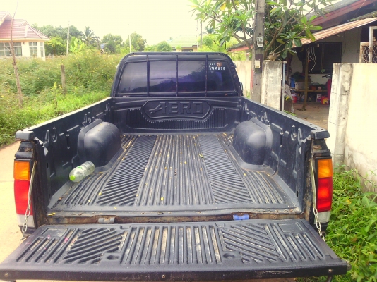 ขายนิสสันBIG M เครื่องดีเชล2.5 แอร์เย็น ล้อมแมก แมคลายเนอ คัดชีสวย ไม่ผุ