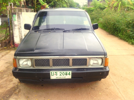 ขายนิสสันBIG M เครื่องดีเชล2.5 แอร์เย็น ล้อมแมก แมคลายเนอ คัดชีสวย ไม่ผุ