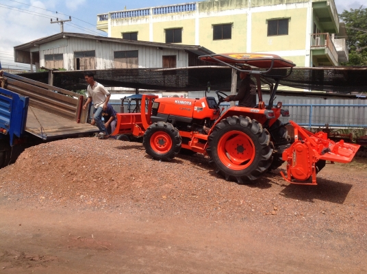 ปัญญาแทรคเตอร์มาแล้ว...จัดมาให้ครับ คูโบต้า L3408 ตัวเปล่า ติดใบมีดใหม่ เพิ่ม 36,000บาท จัดส่ง อ.เถิน จ.ลำปาง