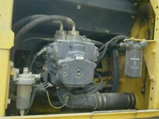 ขาย KOMATSU PC200- 7 9,xxxh สภาพสวยพร้อมใช้ ราคาต่อรองได้ ติดต่อได้ที่คุณ อ๊อฟ พิจิตร 086-737-9991