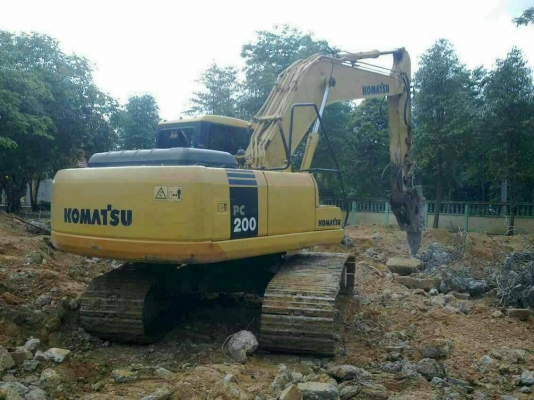 ขาย KOMATSU PC200- 7 9,xxxh สภาพสวยพร้อมใช้ ราคาต่อรองได้ ติดต่อได้ที่คุณ อ๊อฟ พิจิตร 086-737-9991