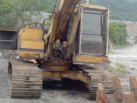 ขาย CAT 320V2 สภาพสวยพร้อมใช้ ราคาต่อรองได้ ติดต่อได้ที่คุณ อ๊อฟ พิจิตร 086-737-9991