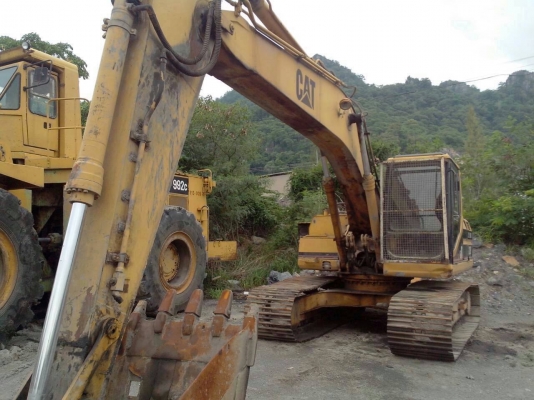 ขาย CAT 320V2 สภาพสวยพร้อมใช้ ราคาต่อรองได้ ติดต่อได้ที่คุณ อ๊อฟ พิจิตร 086-737-9991