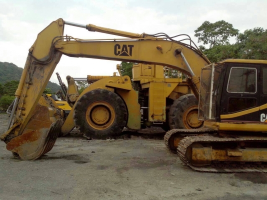 ขาย CAT 320V2 สภาพสวยพร้อมใช้ ราคาต่อรองได้ ติดต่อได้ที่คุณ อ๊อฟ พิจิตร 086-737-9991