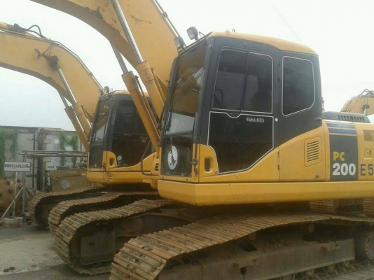 รถขุด KOMATSU PC200-7 รถสวย มีทะเบียนครบ