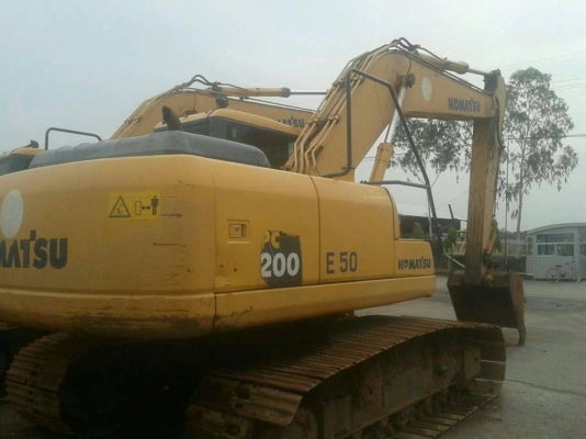 รถขุด KOMATSU PC200-7 รถสวย มีทะเบียนครบ