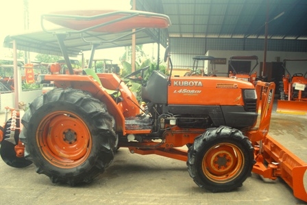 ขายรถไถ Kubota L 4508 DI special(4WD) พร้อมดันหน้าช้างและผานพรวน เครื่องแน่นๆ สีเดิมครับ ขายรถไถ Kubota L 4508 DI special(4WD) พร้อมดันหน้าช้างและผานพรวน เครื่องแน่นๆ สีเดิมครับ