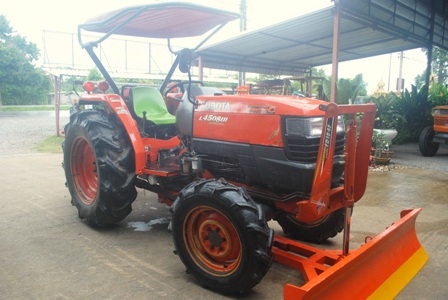 ขายรถไถ Kubota L 4508 DI special(4WD) พร้อมดันหน้าช้างและผานพรวน เครื่องแน่นๆ สีเดิมครับ ขายรถไถ Kubota L 4508 DI special(4WD) พร้อมดันหน้าช้างและผานพรวน เครื่องแน่นๆ สีเดิมครับ