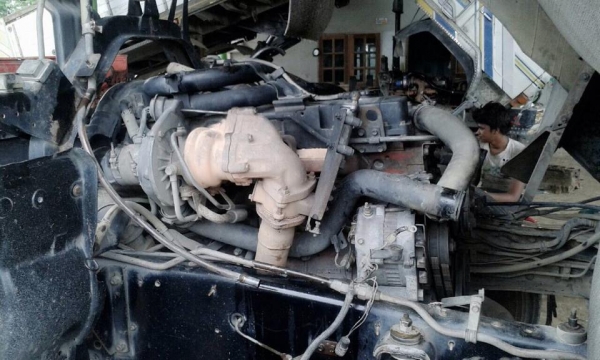 ขายเครื่องอีซูสุ 260 แรงม้า