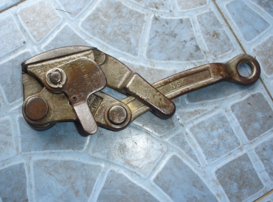 ขายตัวจับสลิง N.G.K ขนาด2ตัน