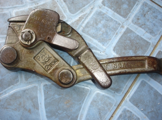 ขายตัวจับสลิง N.G.K ขนาด2ตัน