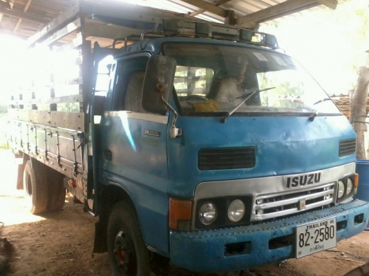 รถอีซูซุ6ล้อKSเครื่อง110แรง พร้อมใช้งานคับ