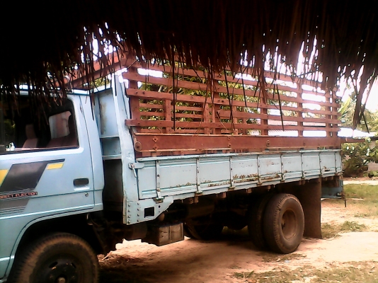 รถหกล้อ isuzu 110