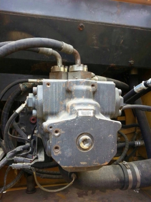 ขายแทรกเตอร์ D5H เกียร์ตัด สภาพพร้อมใช้ เอกสารเล่มทะเบียน สภาพเก่านอก