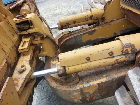 ขายแทรกเตอร์ D5H เกียร์ตัด สภาพพร้อมใช้ เอกสารเล่มทะเบียน สภาพเก่านอก